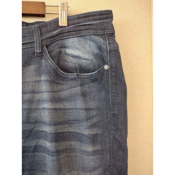 Judy Blue Jeans Women's 18W Medium Wash Skinny Fit Slightly Distressed Pockets - Picture 8 of 12